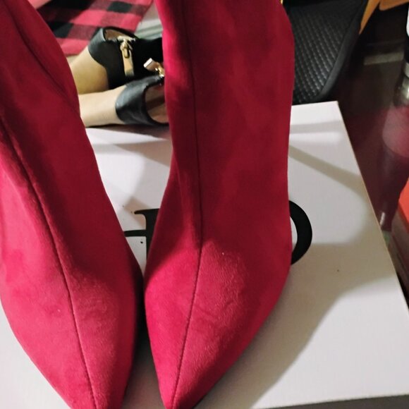 Shoes - Picture 2 of 5